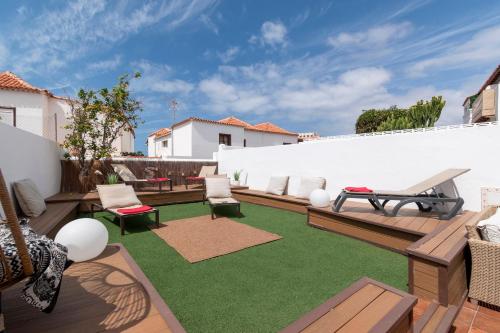 Lovely 6 Bedroom Villa Communal Heated Pool