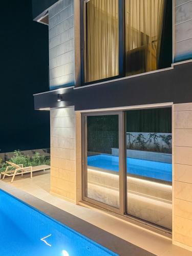 Villa Mistiqueの敷地内または近くにあるプール
