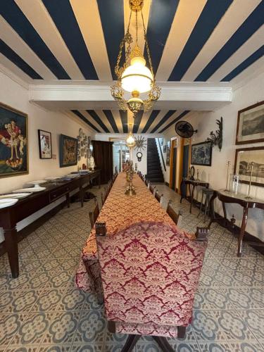 Et opholdsområde på Suítes Casa da Colônia