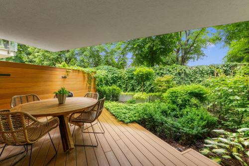 Oliwa Park by Blue Mandarin