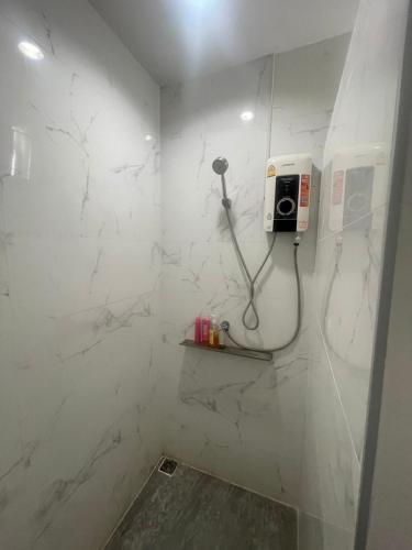 Bilik mandi di P&S Residence