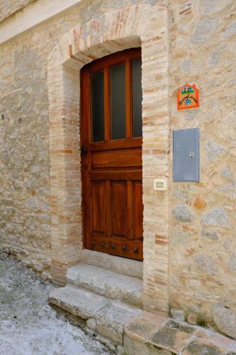 Eine Fassade oder ein Eingang zu Ospitalità diffusa Jungi Mundu