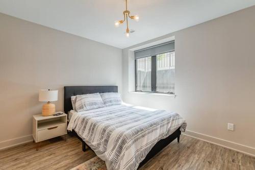 Ảnh trong thư viện ảnh của New Modern 3 Bedroom Townhouse ở Ann Arbor