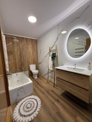 Et badeværelse på Cómodo apartamento a un paso del centro de Salamanca La Posada Charra 6 APART-37-278