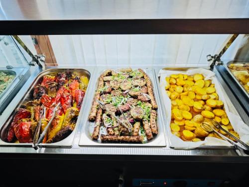 ホテルの敷地内または近くでの食事または食べ物