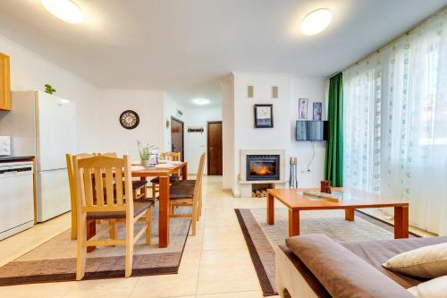 Тристаен апартамент 1А17 Гранд Манастира Пампорово