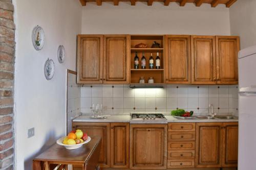 Η κουζίνα ή μικρή κουζίνα στο La Capanna by Salogi Villas
