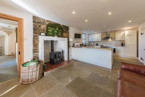 Η κουζίνα ή μικρή κουζίνα στο Loch Tay, Estate House with Panoramic Vistas