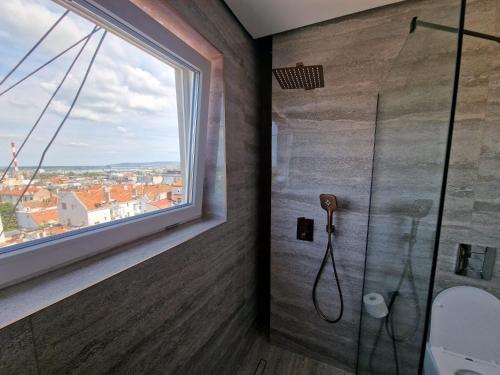 Un baño de Penthouse Apartment Belgrade