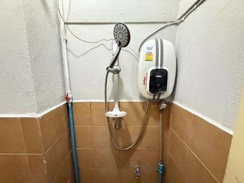 Ένα μπάνιο στο Happyland Guesthouse