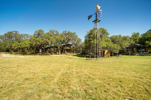 Gambar di galeri bagi Canyon Lake House with Porch, Views and Private Gazebo di Canyon Lake