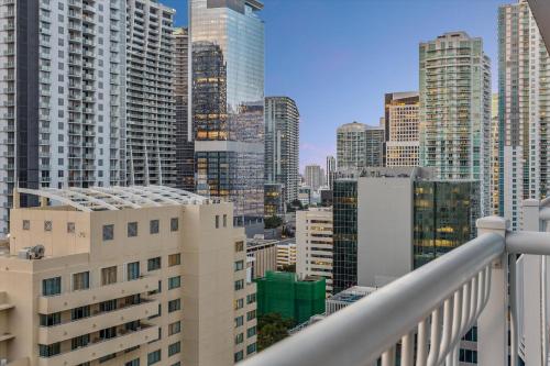 myClub at Brickell Bay photo 46