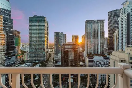 myClub at Brickell Bay photo 1