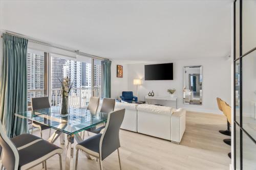 myClub at Brickell Bay photo 52