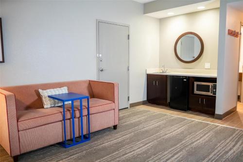 Χώρος καθιστικού στο Hampton Inn Gonzales