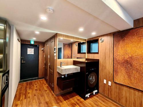 A1 Shinjuku Business District hotel, 9 mins to ST Max 4P 新宿商务区 全新装修 交通中心 车站9分钟 最大4人 直达新宿 涉谷 表参道 品川 池袋 上野 代代木 银座 原宿
