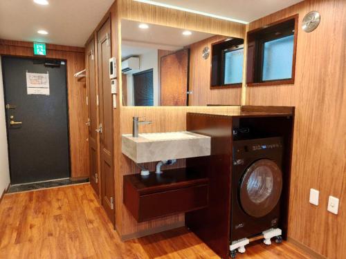 A3 Shinjuku Business District hotel, 9 mins to ST Max 4P 新宿商务区 全新装修 交通中心 车站9分钟 最大4人 直达新宿 涉谷 表参道 品川 池袋 上野 代代木 银座 原宿