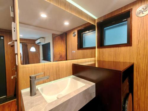 B2 Shinjuku Business District hotel, 9 mins to ST Max 4P 新宿商务区 全新装修 交通中心 车站9分钟 最大4人 直达新宿 涉谷 表参道 品川 池袋 上野 代代木 银座 原宿
