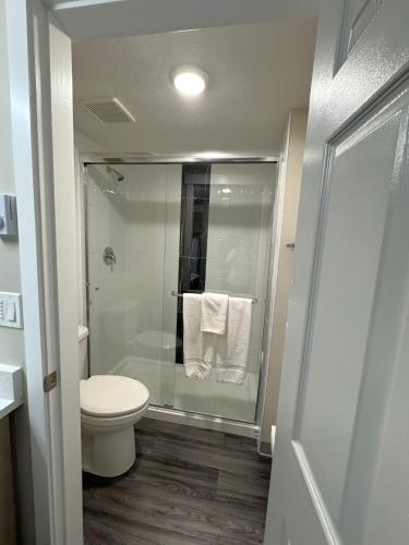 Salle de bains dans l'établissement Western Budget Motel #1 Leduc/Nisku