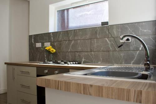 Φωτογραφία από το άλμπουμ του Cozy Green Haven House Relaxing Stay for Six στο Νότιγχαμ