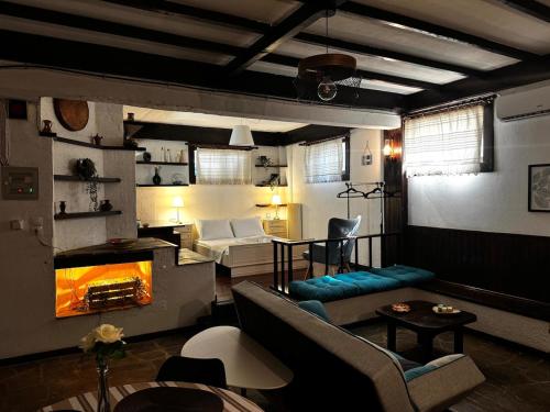 Vintage Studio - Great for Travelers in Transit