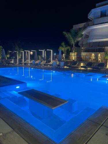 AKRON Luxury Holidays