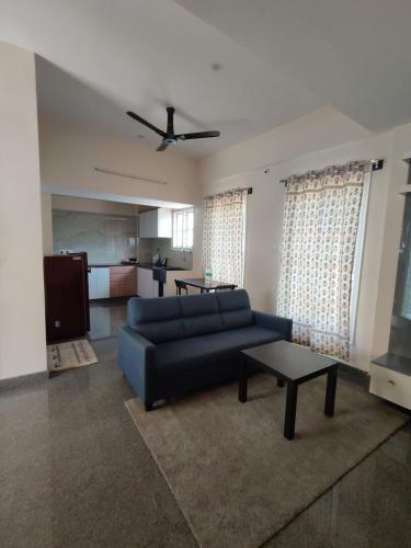 Posezení v ubytování Isiri Service Apartment