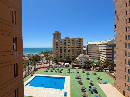Las Palmeras BeachFront and Pool Cozy Apartment