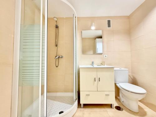 Las Palmeras BeachFront and Pool Cozy Apartment