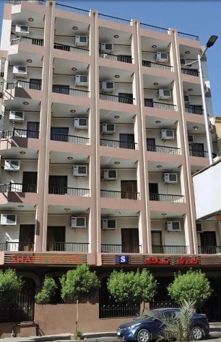 Shady Hotel Luxor