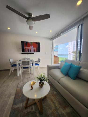 TV a/nebo společenská místnost v ubytování Cartagena Exclusive Apartment with Jacuzzi