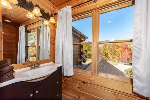 Gambar di galeri bagi Thunder Mountain - Stunning Views and Indoor Pool di Waldens Creek