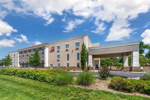 an image of a hotel with a building at Best Western Plus Eastgate Inn & Suites in Wichita
