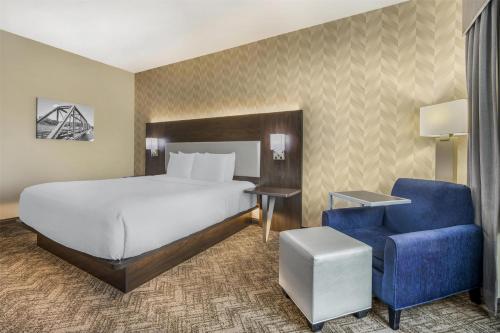 Postel nebo postele na pokoji v ubytování Best Western Plus Parkside Inn & Suites