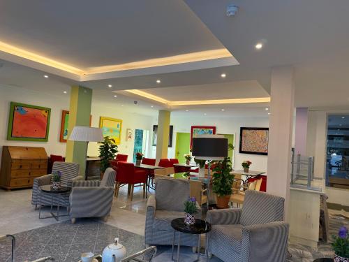 Télévision ou salle de divertissement dans l'établissement Hotel Dada Art Berlin 2-Bettzimmer