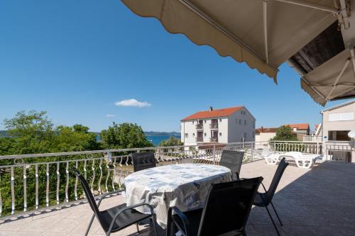 Apartments by the sea Bibinje, Zadar - 5865