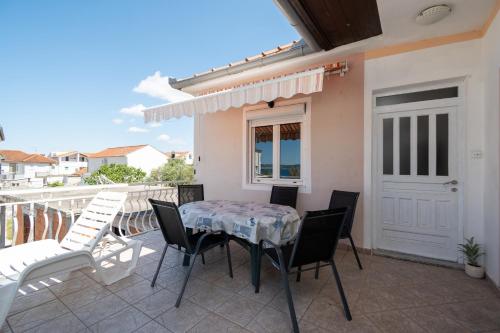 Apartments by the sea Bibinje, Zadar - 5865