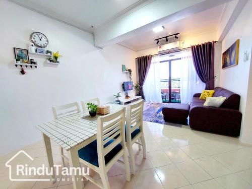 Et opholdsområde på RinduTamu Homestay