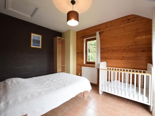 Ένα ή περισσότερα κρεβάτια σε δωμάτιο στο Ourthe Valley View Retreat