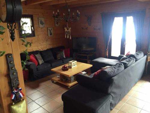 Chalet in Les Gets near Ski Bus & Sauna