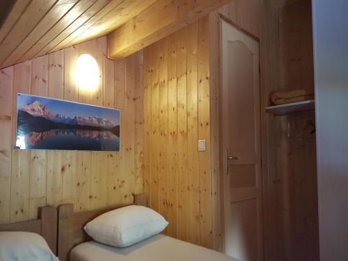 Chalet in Les Gets near Ski Bus & Sauna