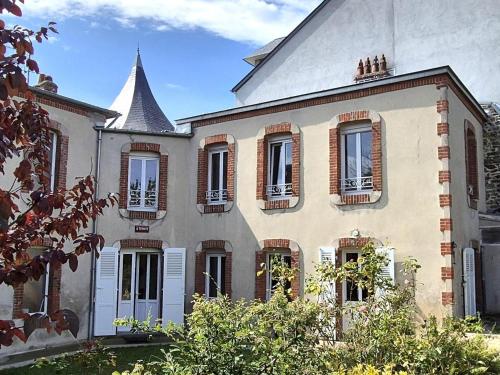 Charming house close to the centre in Granville