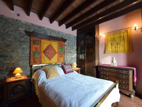 Ένα ή περισσότερα κρεβάτια σε δωμάτιο στο Spacious Villa with Sauna