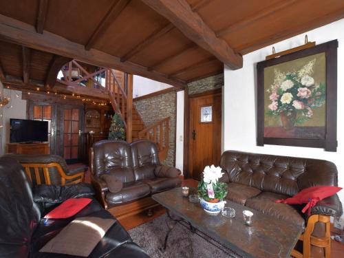 Χώρος καθιστικού στο Spacious Villa with Sauna