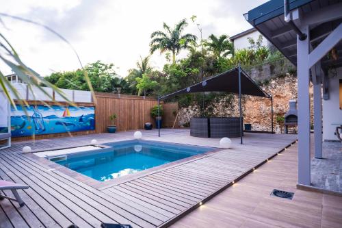 Bazén v ubytování Villa Les Terrasses de Fonds Thezan nebo v jeho okolí