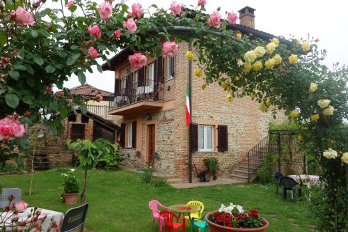 Jardín al aire libre en Bricco Dei Ciliegi