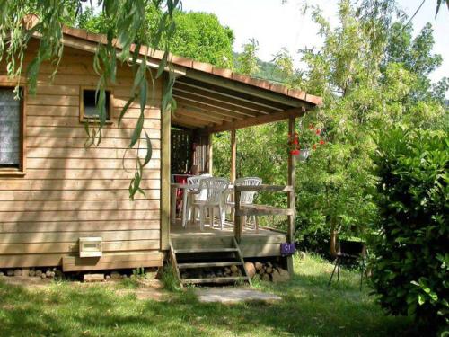 Chalet avec Terrasse et Salon de Jardin à Darbres - API-1-52-419