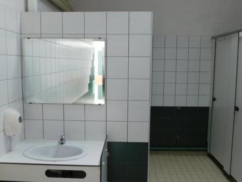 Koupelna v ubytování Mobil-home avec terrasse pour 4 personnes - API-1-52-663