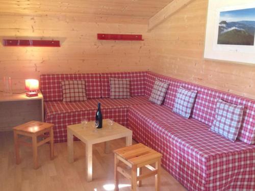 Imagen de la galería de Chalet avec Terrasse, 2 chambres, pour 6 pers. - API-1-52-609, en Lempdes sur Allagnon