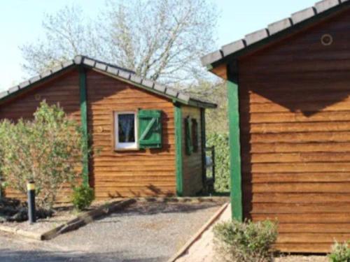 Chalet de 20m² à Naucelle avec terrasse - API-1-52-334